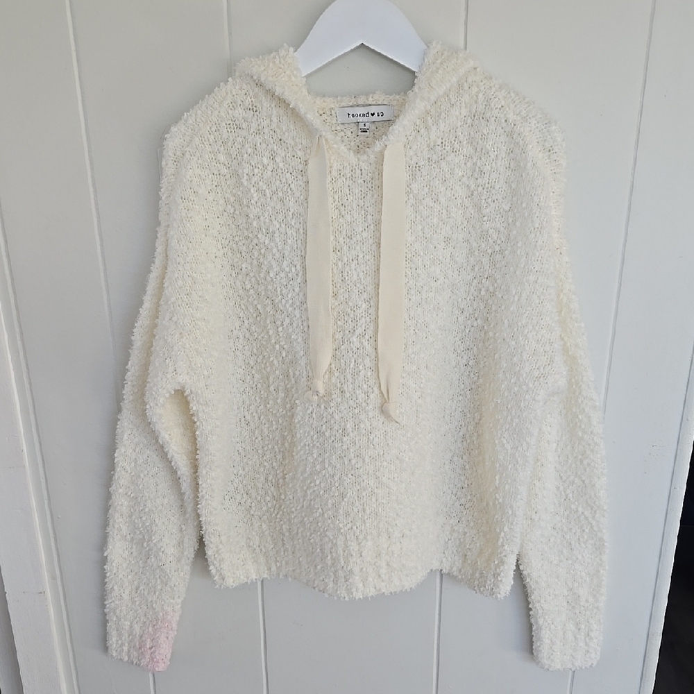 Hooked Up fluffy knit hooded sweater, long sleeves, vanilla white color. Size S